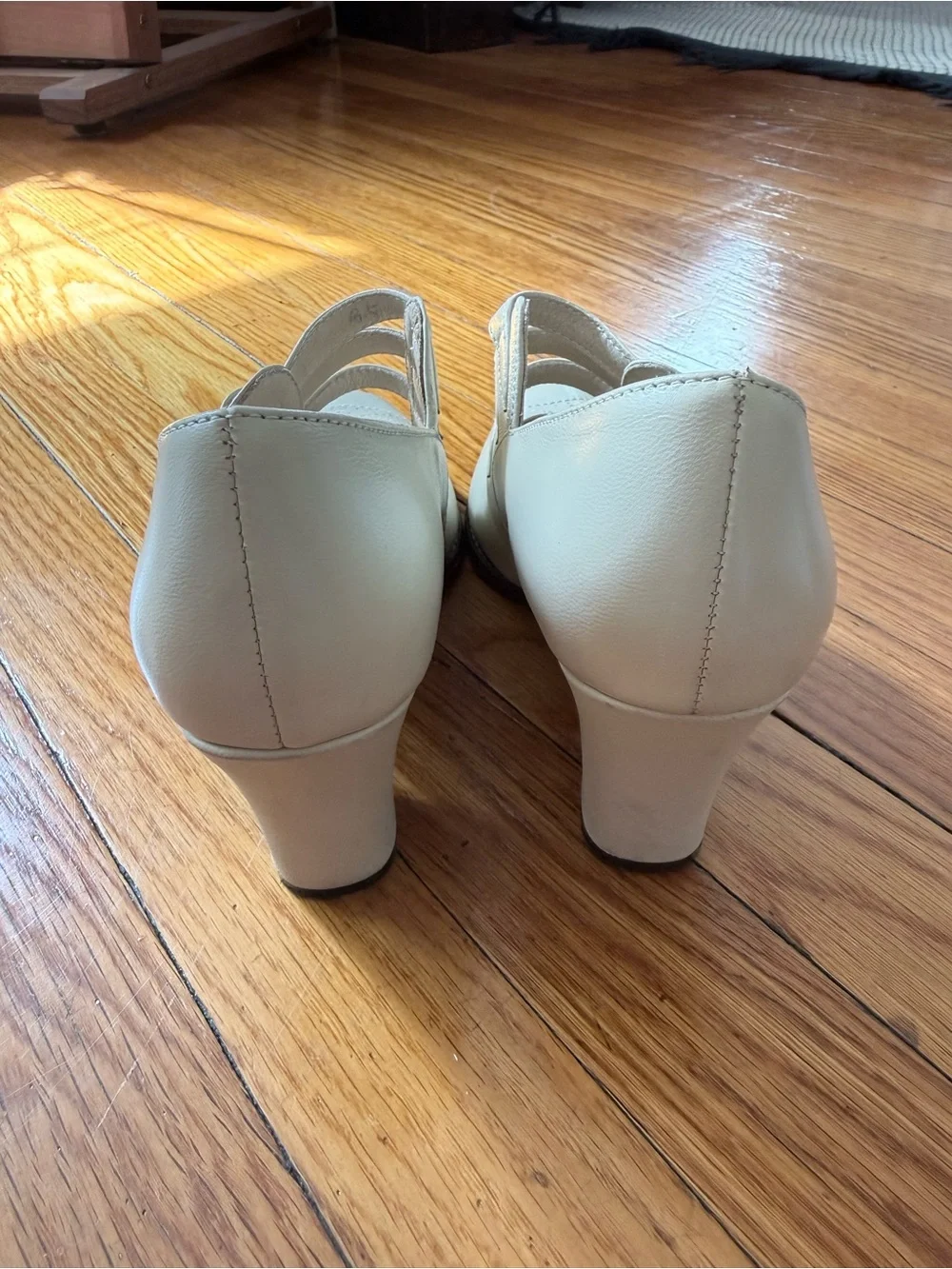 Remix Vintage Shoes Aviator- Triple-Strap Mary Jane Heels - Picture 4 of 7